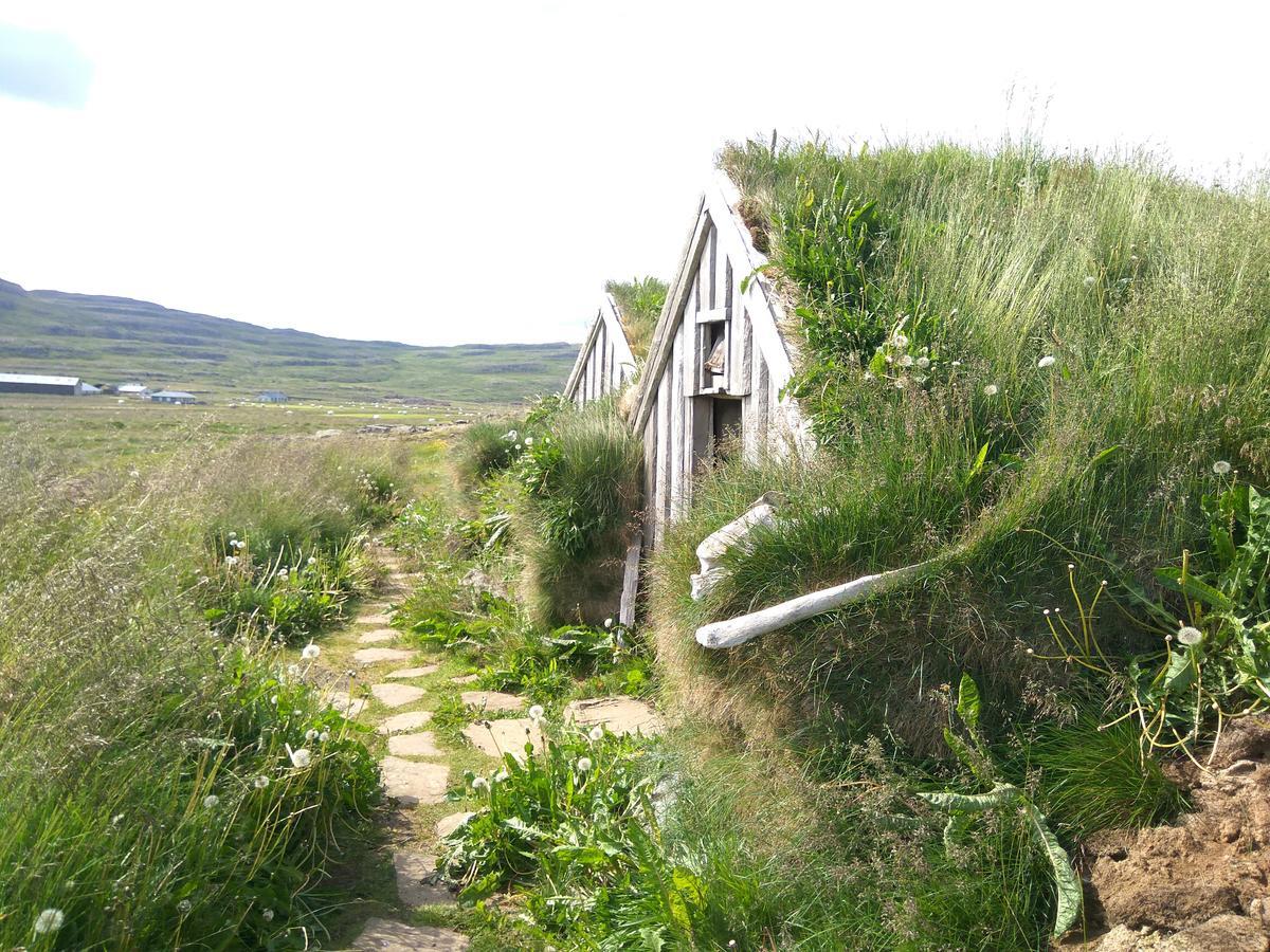 Hótel Laugarhóll with natural hot spring Holmavik Exterior foto